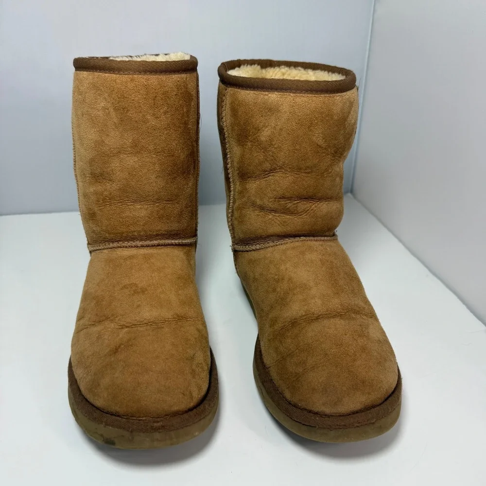UGG Australia Classic Short Boots 5825 Chestnut Suede Shearling Winter Cozy Sz 7